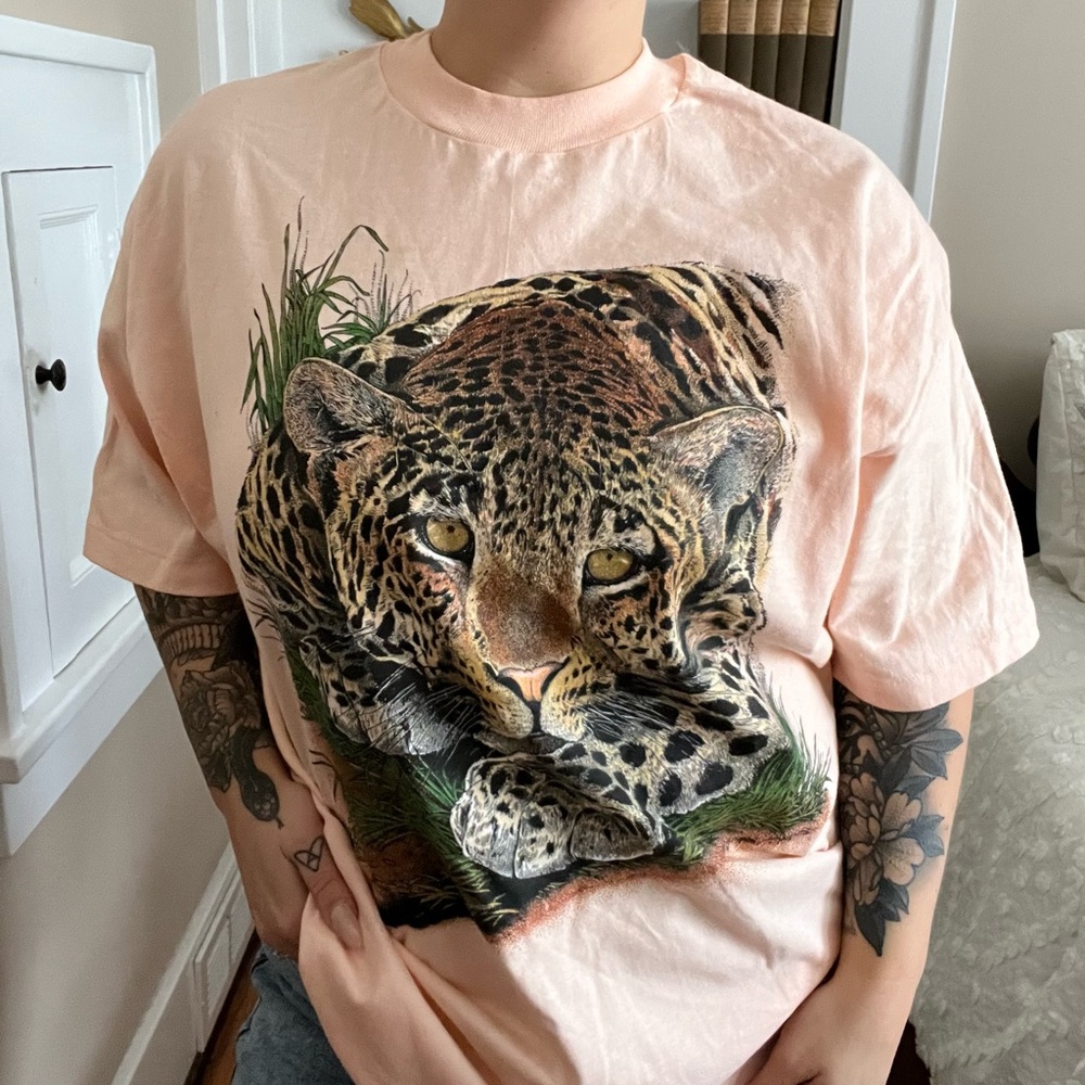 Vintage 90s leopard t shirt